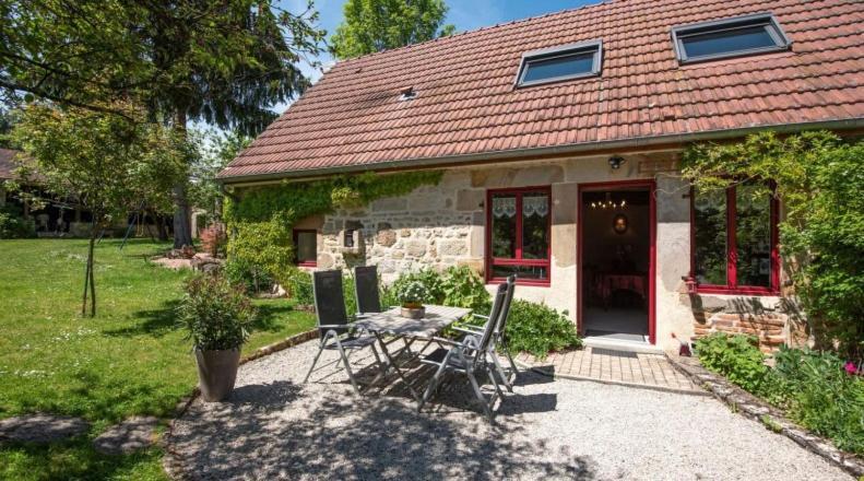 Gite Les Hirondelles Curgy Exterior foto